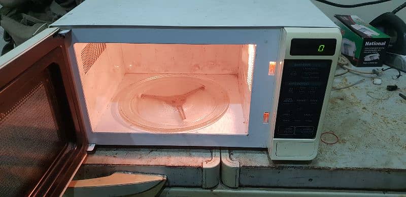 microwave oven 6