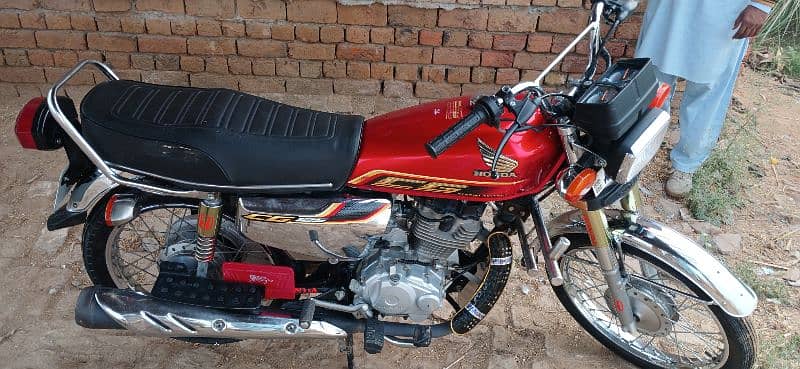 Honda 125 self start   contect num 03451071786 3