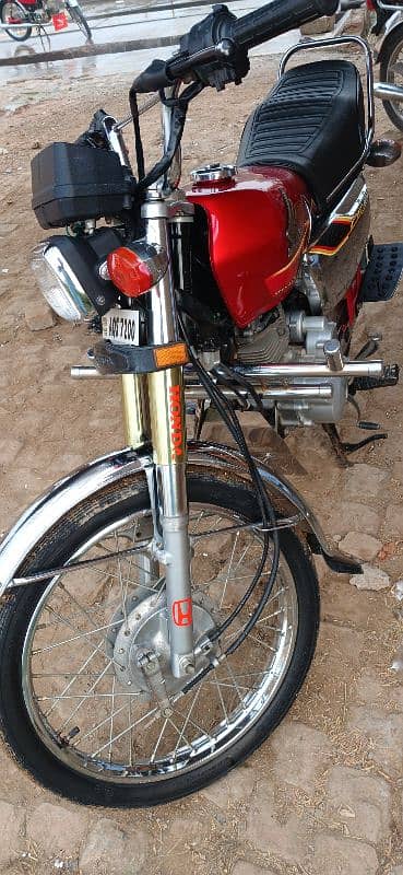 Honda 125 self start   contect num 03451071786 5