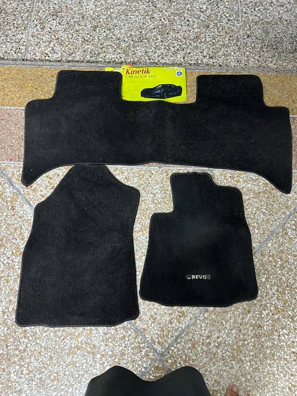 Toyota Hilux Revo Floor Mats 1