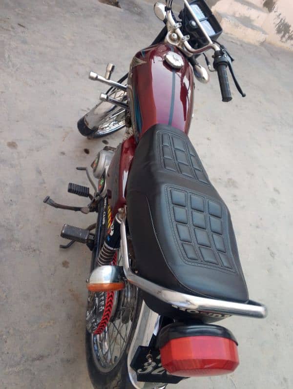 honda 125 very good condition location laiq Ali chowk 1