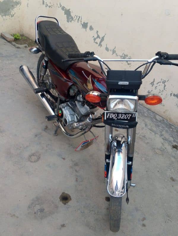 honda 125 very good condition location laiq Ali chowk 2