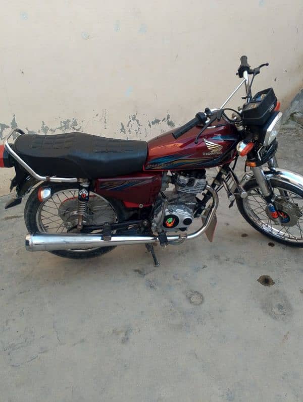 honda 125 very good condition location laiq Ali chowk 3