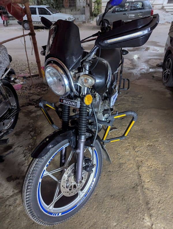 Suzuki GS 150 6