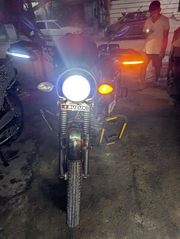 Suzuki GS 150 7