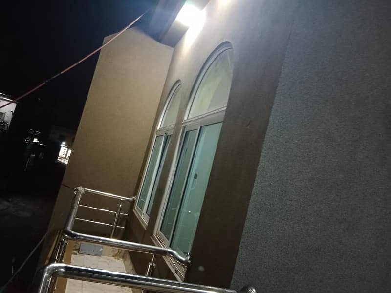 Ghouri town ph4c2 First floor water electrity Gass Available 6