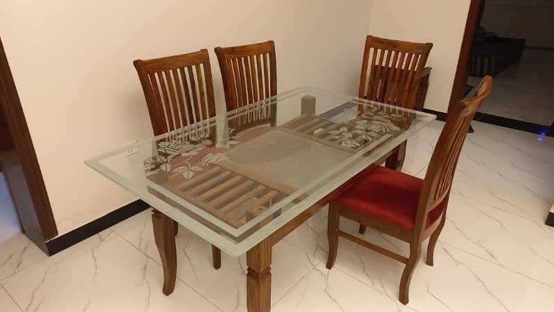 1.5 years used Pure Sheesham wood dining table 0