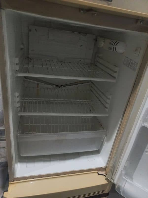 perfect working fridge 3