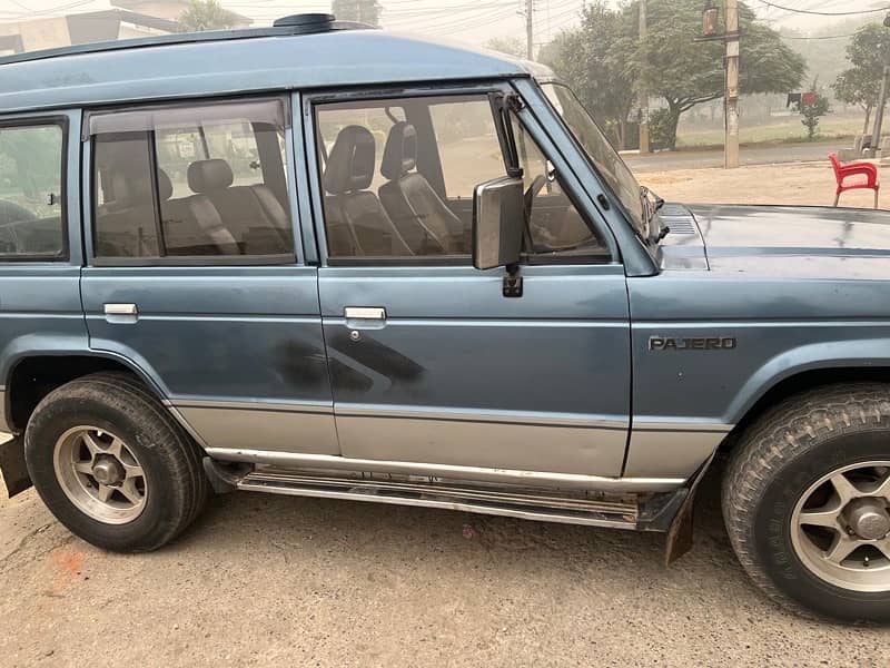 Mitsubishi Pajero 1989 0