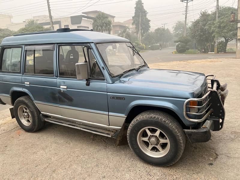 Mitsubishi Pajero 1989 1