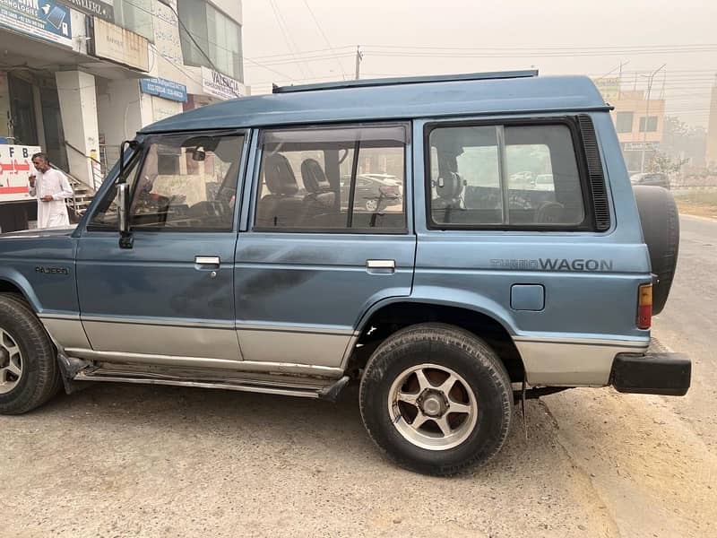 Mitsubishi Pajero 1989 7