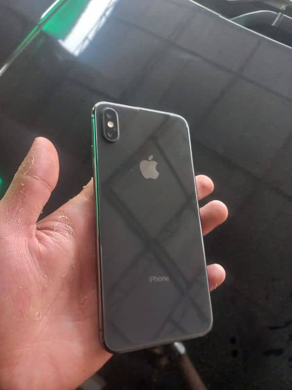 iPhone xs max 1