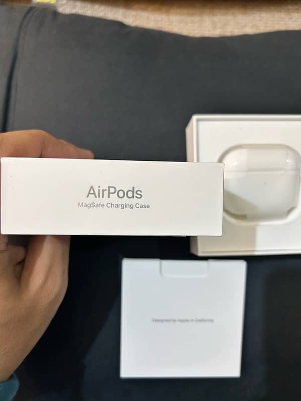 Apple AirPods 3 with MegSafe Charging Case (Original Almost New) 12