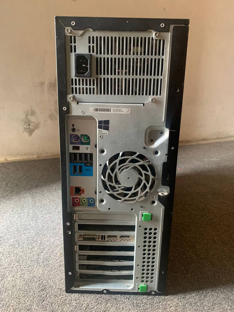 Hp Z420 Workstation P. C 3