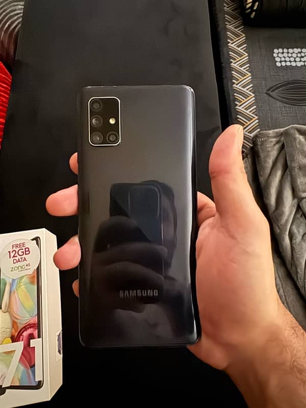 SAMSUNG A71 FULL BOX NO SCRATCHES NO FAULTS AS GOOD AS NEW 8/128 GB 5