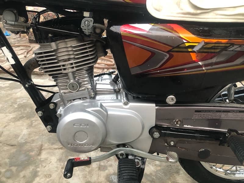 Honda 125 Black 3