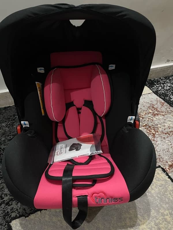 tinnies brand new car seat used only for 1 month 1