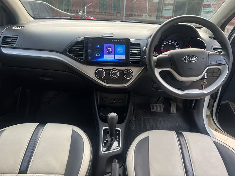 KIA Picanto automatic . model 2022. brand new condition. 5