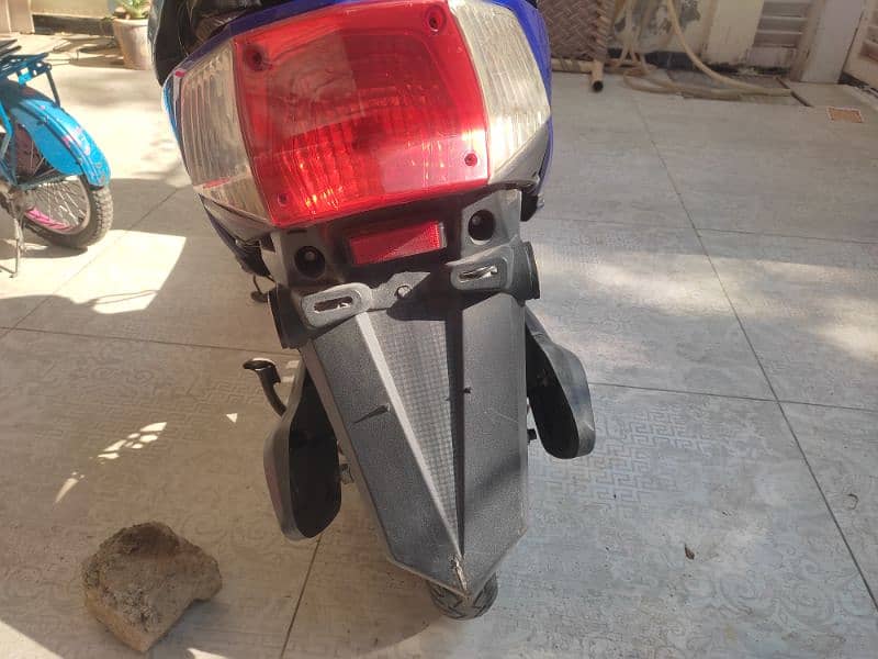 electric scooty 10/10 condition 10