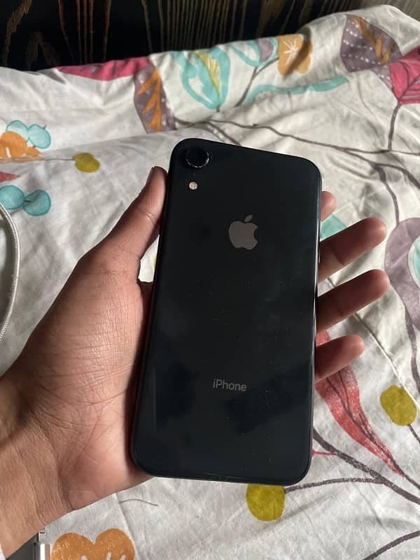 iPhone XR 1