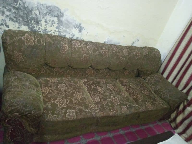 poshish sofa set 4 sale with a great wood work 2