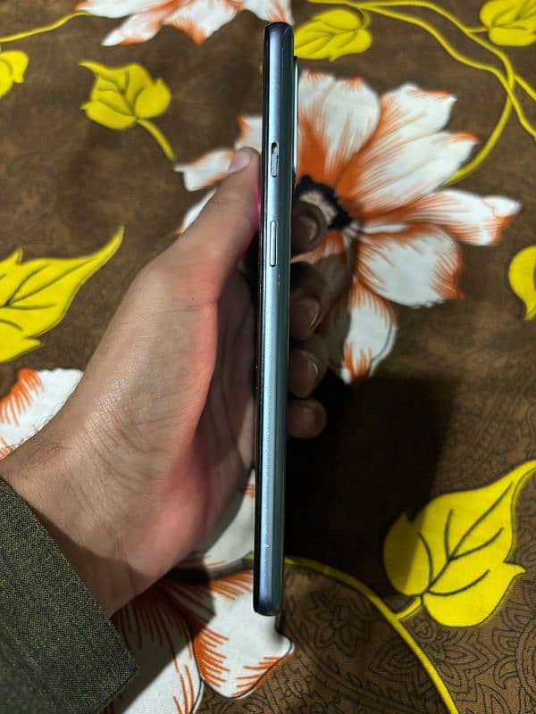 OnePlus 9R 1