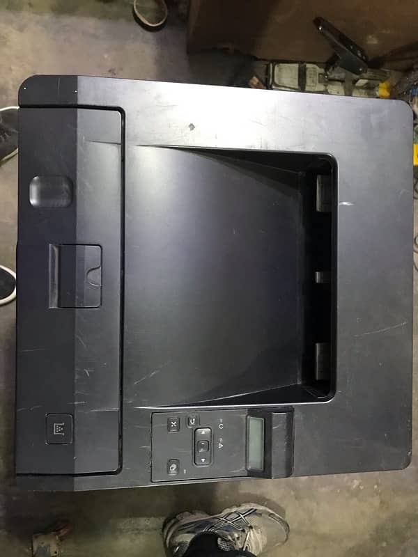 HP laser jet pro 400 1