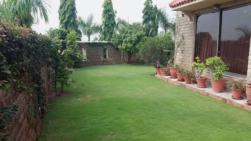 30 Marla fully furnished house green lawn phase 5 bahria town Rawalpindi 17