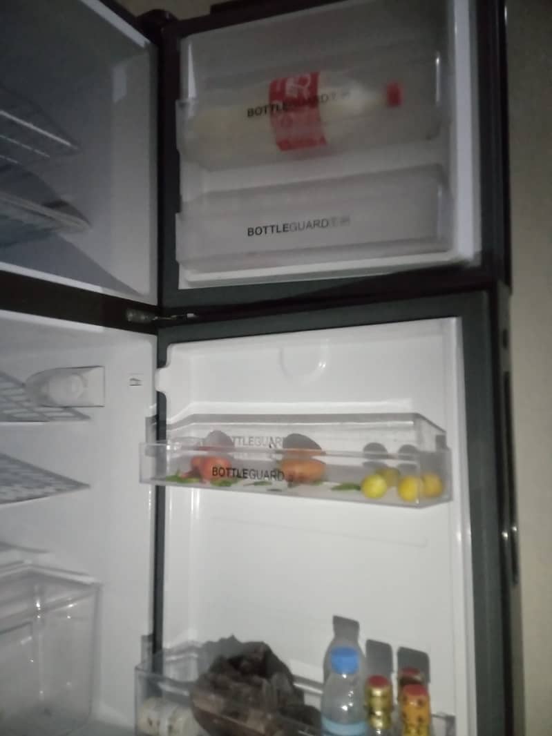 Haier fridge medium size just 2 month used ten by ten condition, 6