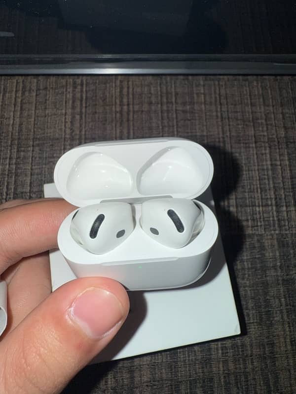 AIRPODS 4 WITH ANC 1