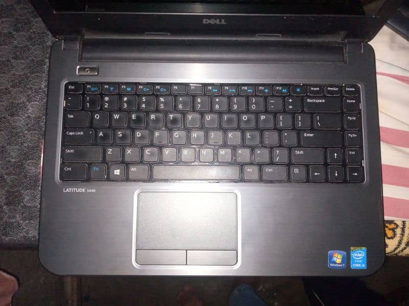 laptop  Dell i3 4 generation 0