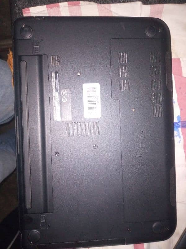 laptop  Dell i3 4 generation 1