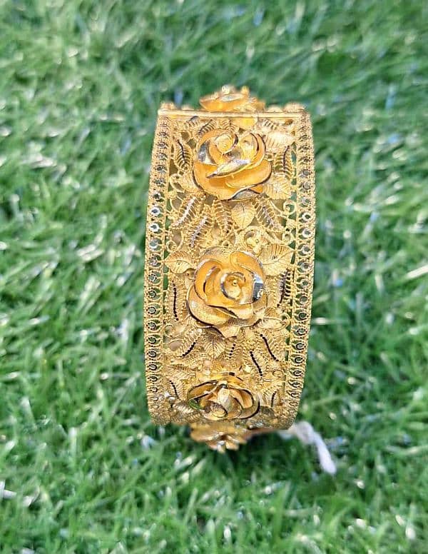 Abrar Jeweller's. . . . . All types Gold And Silver Dzine Available . 4