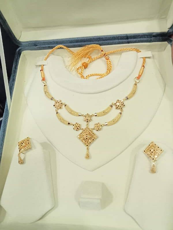 Abrar Jeweller's. . . . . All types Gold And Silver Dzine Available . 16