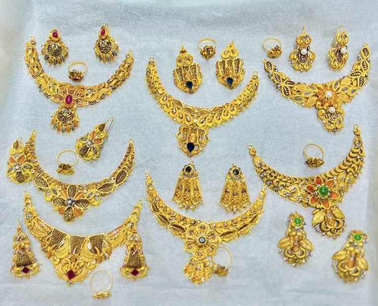 Abrar Jeweller's. . . . . All types Gold And Silver Dzine Available . 17