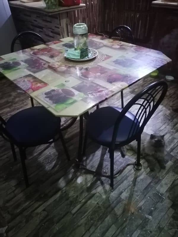 4 chairs dining table 0