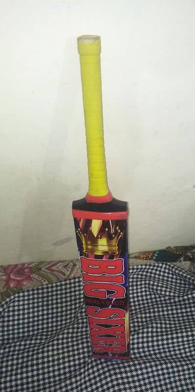 big sixer bat in new condition 4