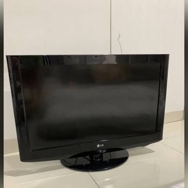 LG tv new condition with good resolution and with 1 hdmi port and vga 1