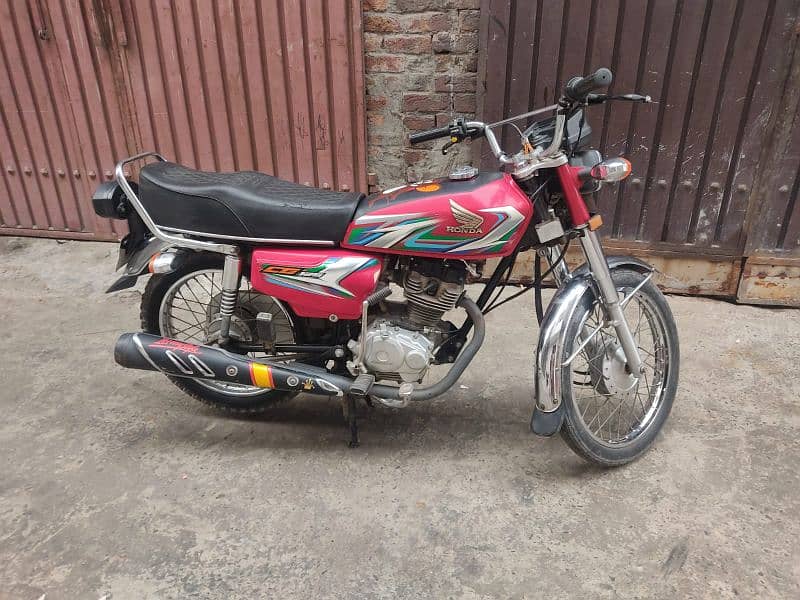 125 red clour 2023 model for sale 5