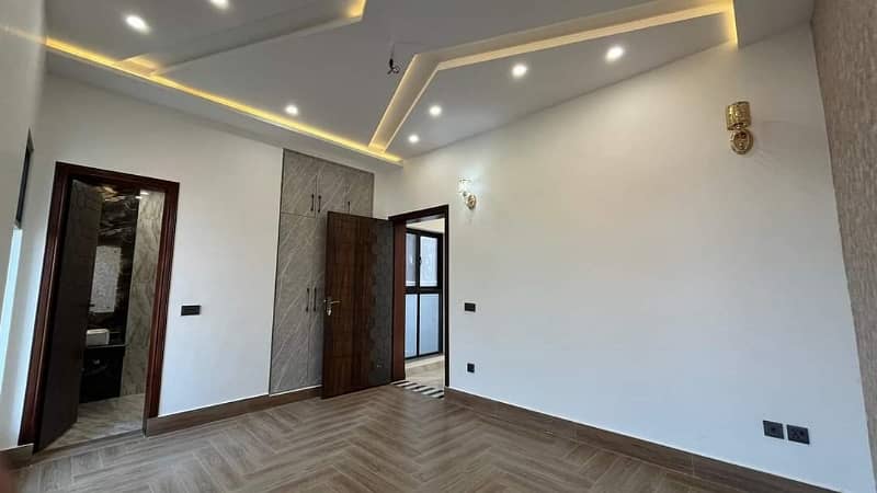 10 MARLA HOUSE FOR SALE IN FAZAIA HOUSING SCHEME TARNOL. 17