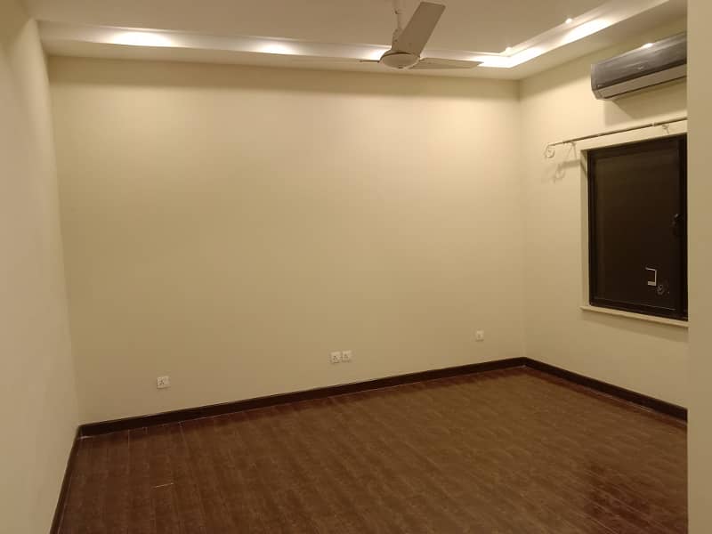 1Kanal Beautiful House Available For Sale DHA Phase 4 2