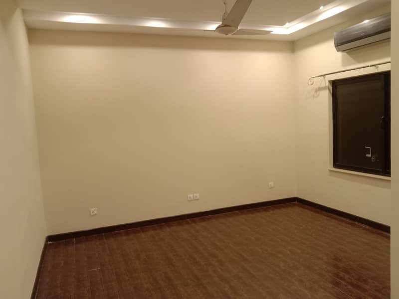 1Kanal Beautiful House Available For Sale DHA Phase 4 4