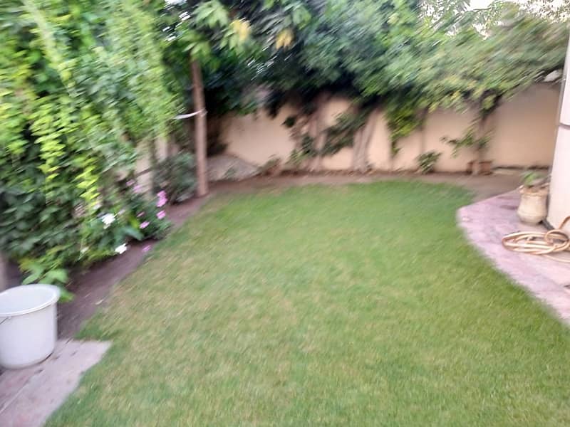 1Kanal Beautiful House Available For Sale DHA Phase 4 9