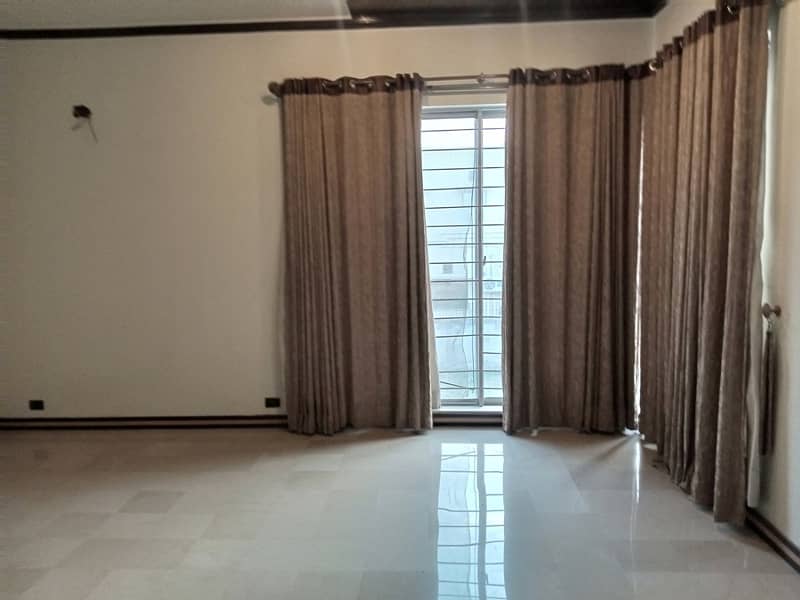 1Kanal Beautiful House Available For Sale DHA Phase 4 19