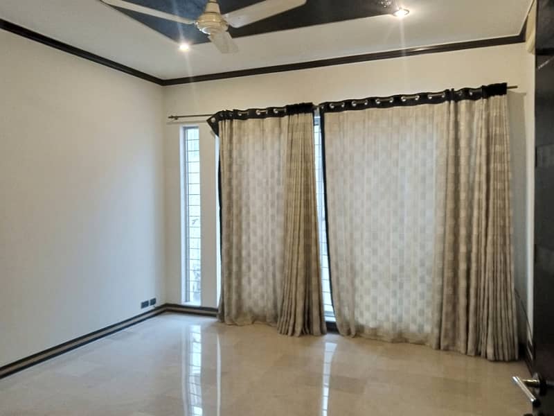 1Kanal Beautiful House Available For Sale DHA Phase 4 20