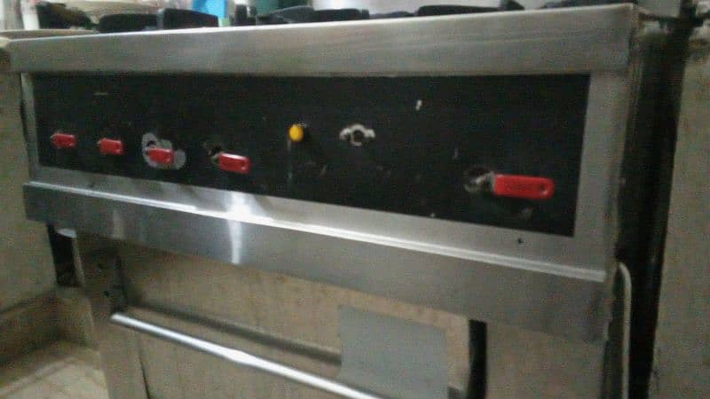 Four Burners Stove for Commercial and domestic use. 1