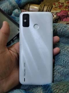 Tecno spark 6go