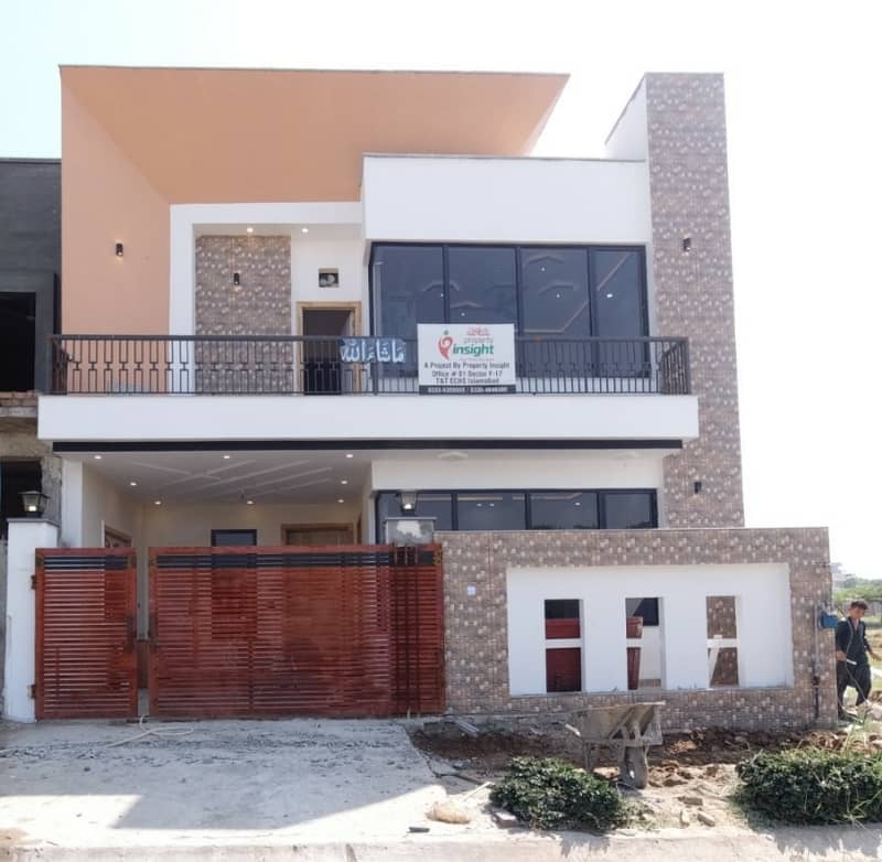 8 MARLA BRAND NEW LUXURIOUS DOUBLE HEIGHTED HOUSE FOR SALE IN F-17 ISLAMABAD. 0