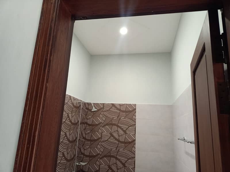 10 Marla Upper Portion Available For Rent 3