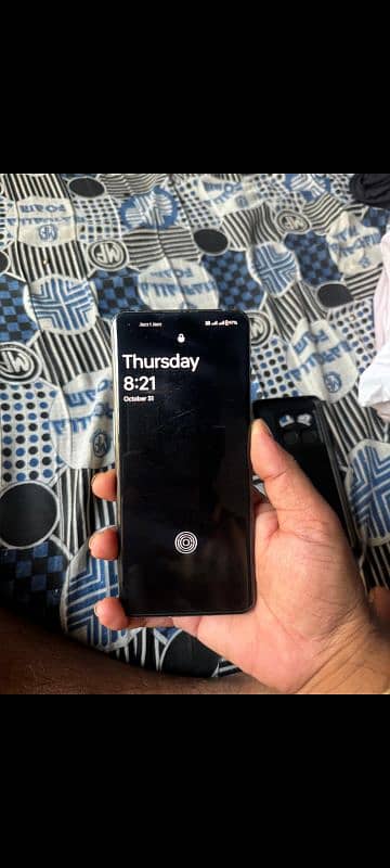 One plus 10 pro 256 PTA with box and charger orignal totle Ok phone 6